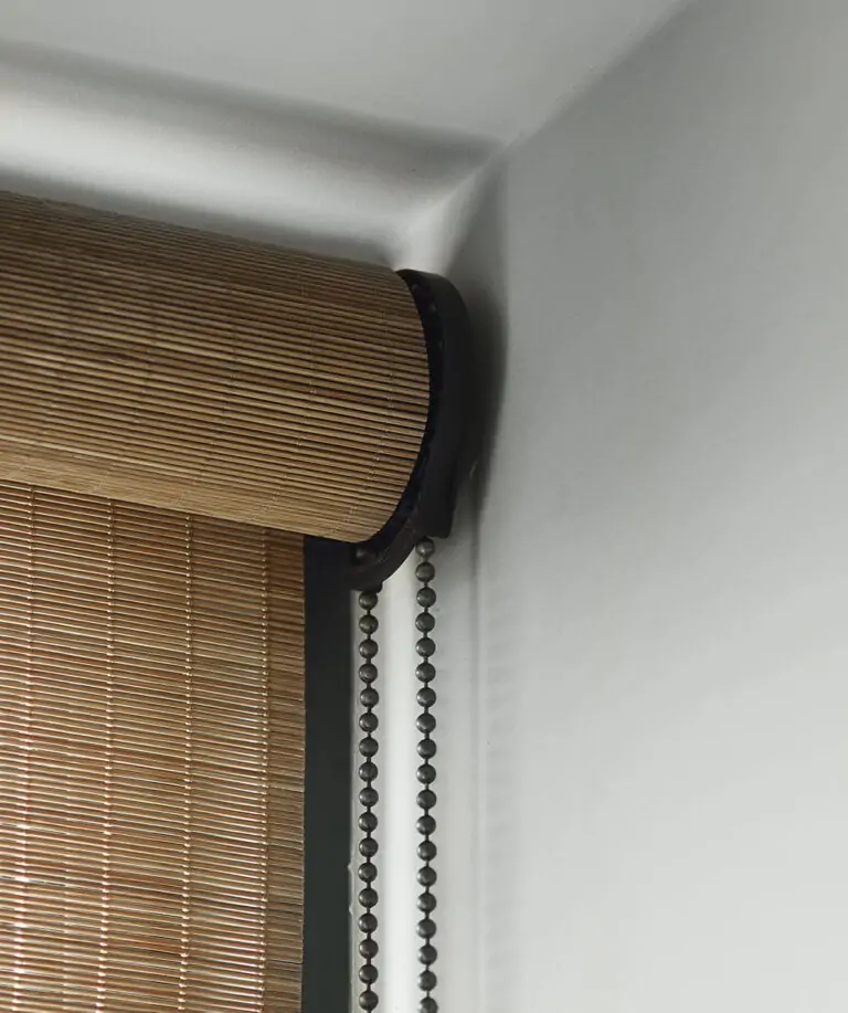 Brown fine bamboo roller blind, with chain pull - Image 2
